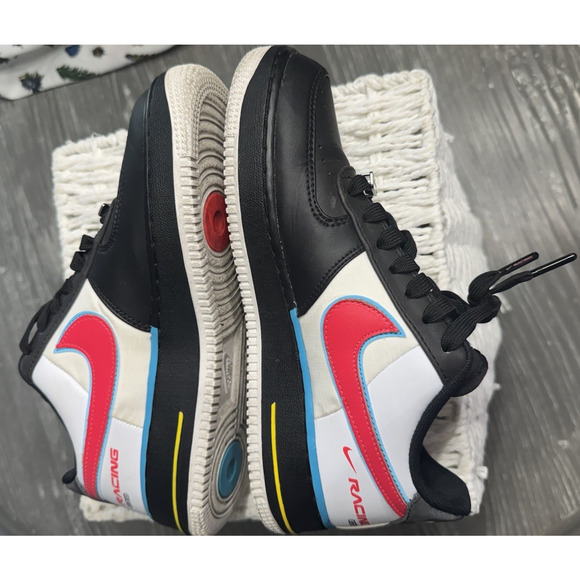 Nike Air Force 1 \'07 QS Low Motorsport Size: 6 Black/White Sneakers Low Collec main image 9